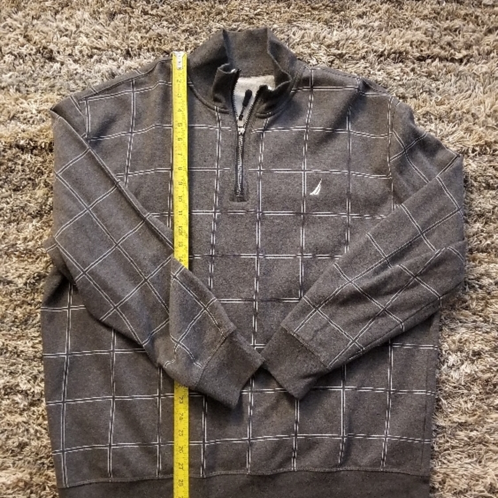 Nautica Plaid Striped Sweatshirt. Gray Zip Up Sweater and Soft Texture